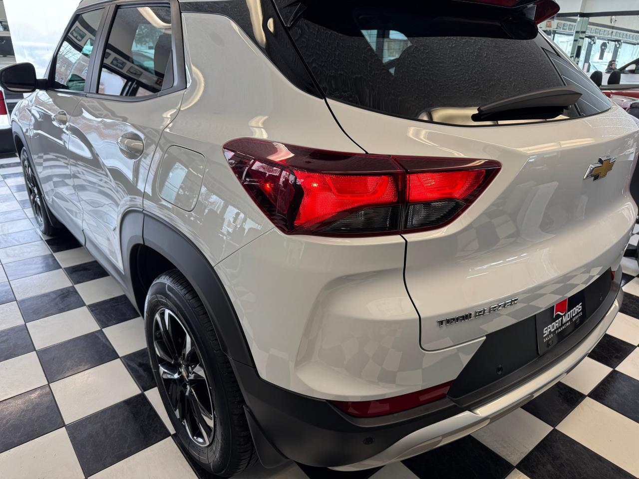 2021 Chevrolet TrailBlazer LT+New Tires+Collision WARN+BlindSpot+CLEAN CARFAX - Photo #38
