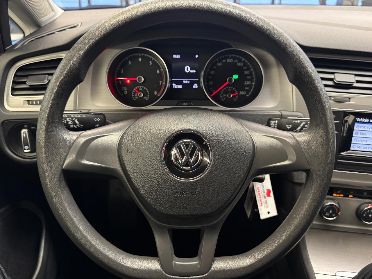 2017 Volkswagen Golf Trendline+Camera+Heated Seats+A/C+CLEAN CARFAX Photo11
