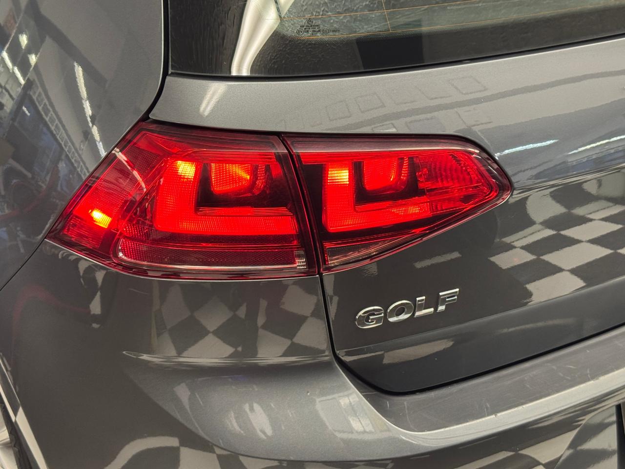 2017 Volkswagen Golf Trendline+Camera+Heated Seats+A/C+CLEAN CARFAX - Photo #56