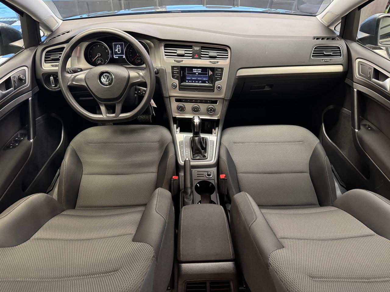 2017 Volkswagen Golf Trendline+Camera+Heated Seats+A/C+CLEAN CARFAX Photo2