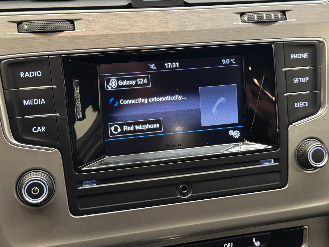 2017 Volkswagen Golf Trendline+Camera+Heated Seats+A/C+CLEAN CARFAX - Photo #31