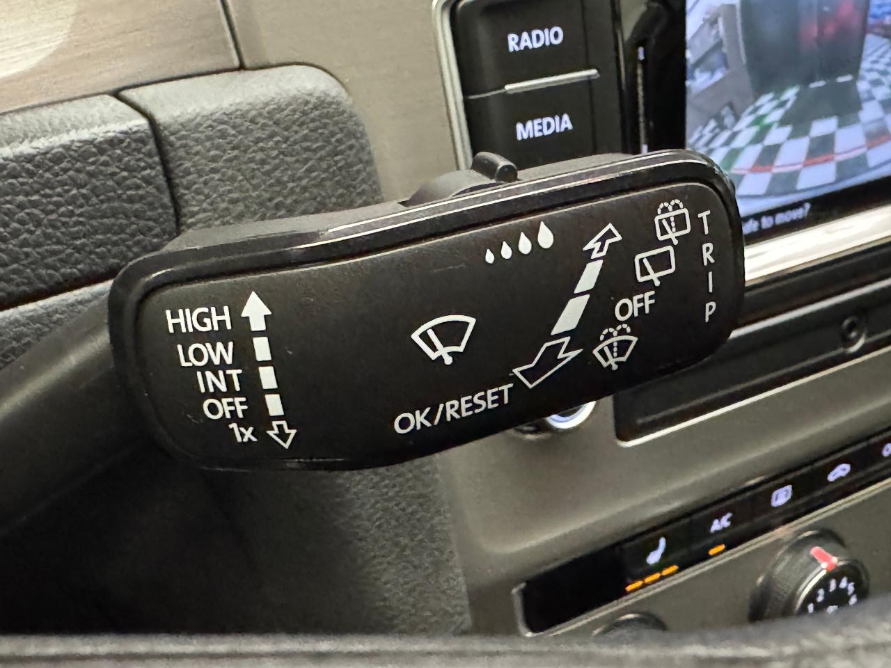 2017 Volkswagen Golf Trendline+Camera+Heated Seats+A/C+CLEAN CARFAX - Photo #60