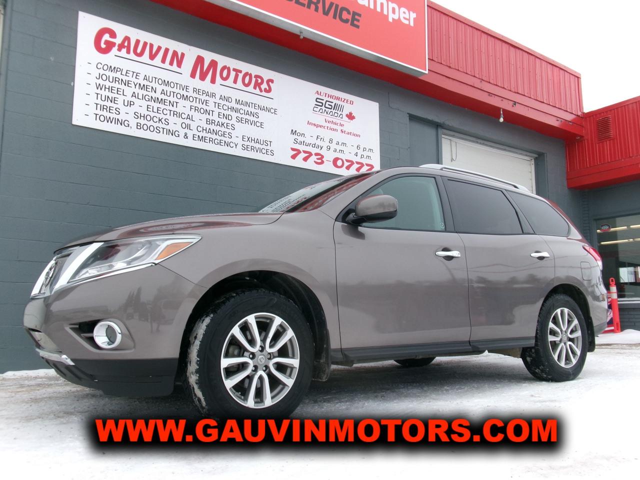 Used 2014 Nissan Pathfinder 4WD Loaded, P.Hatch & P.Seat, 7 Pass, Only $14,995 for sale in Swift Current, SK