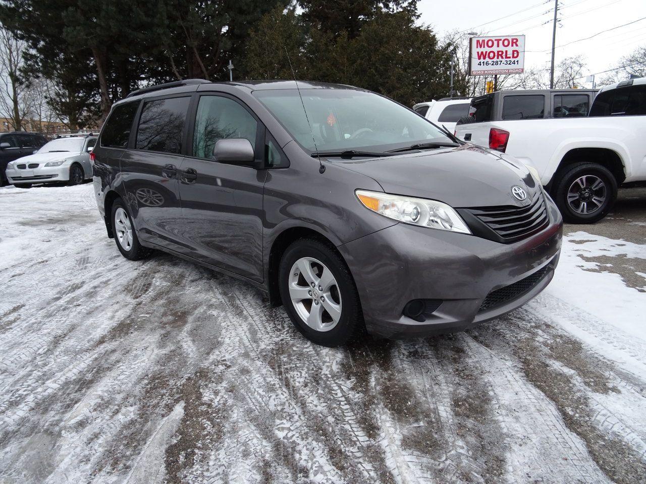 2012 Toyota Sienna CE - Photo #4