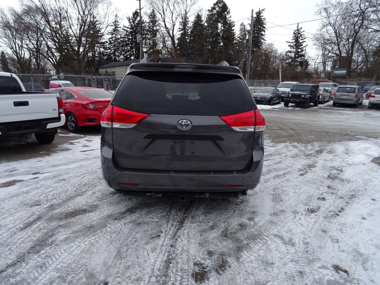 2012 Toyota Sienna CE - Photo #7