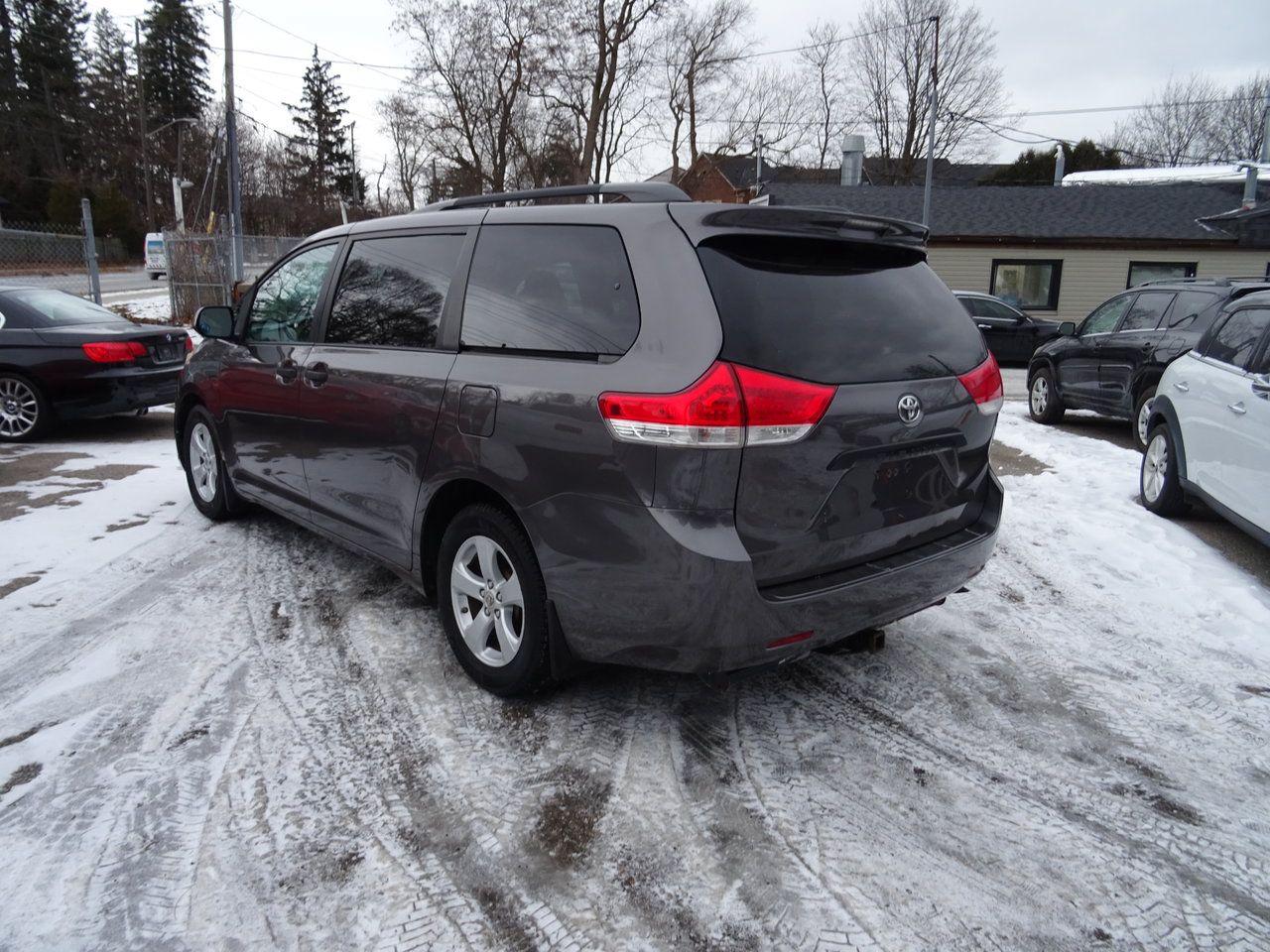 2012 Toyota Sienna CE - Photo #8