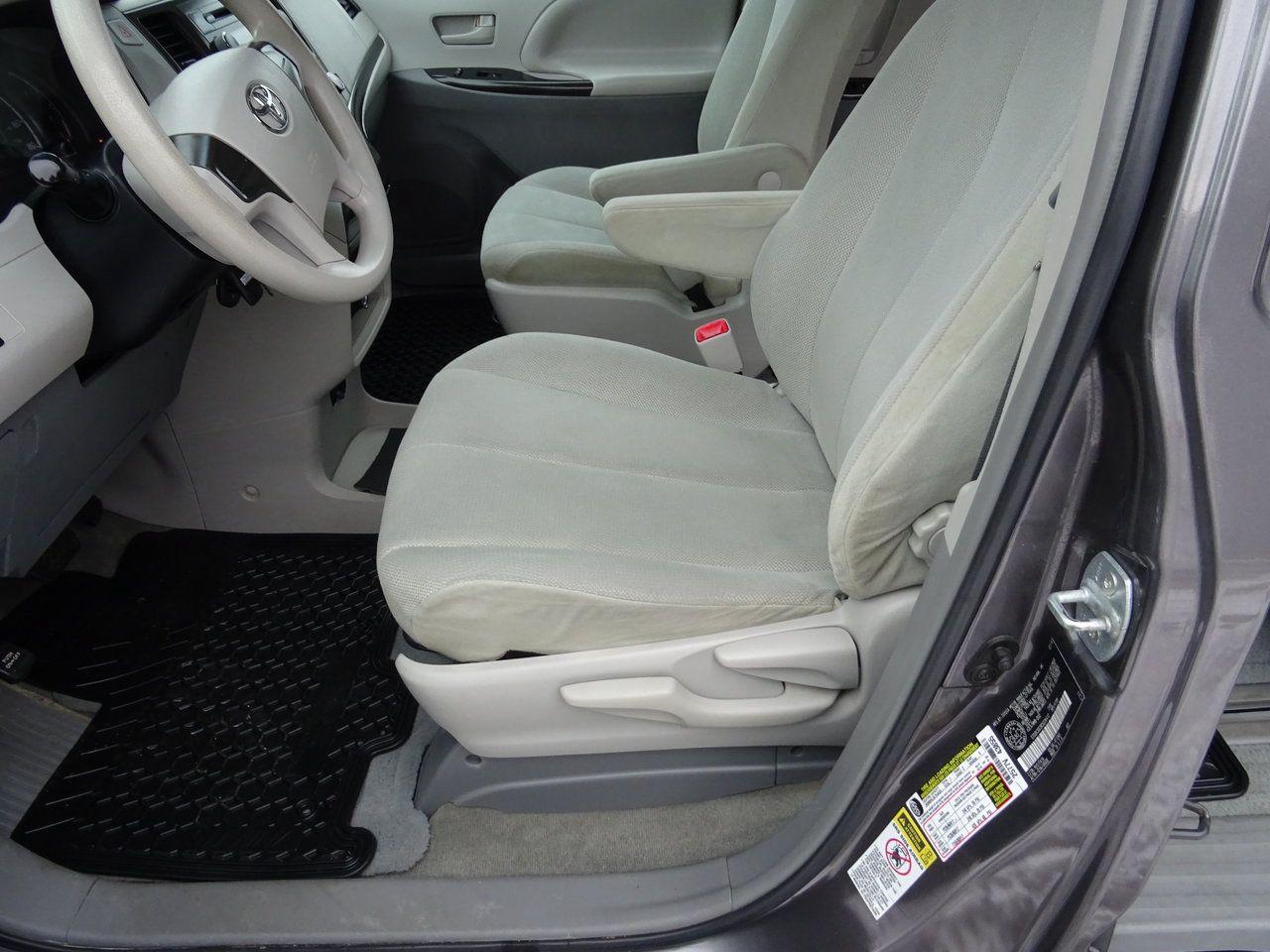 2012 Toyota Sienna CE - Photo #9