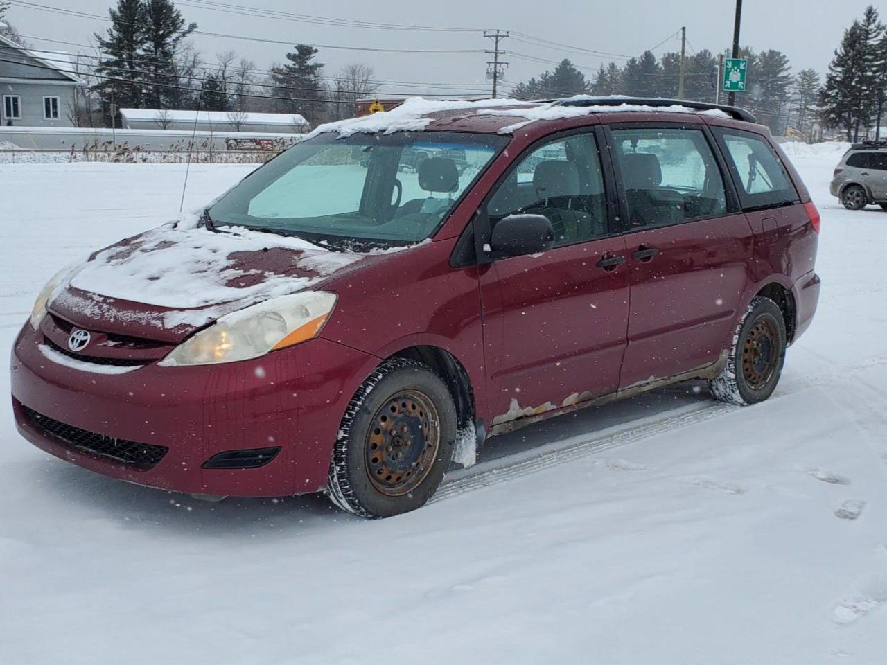 Used 2007 Toyota Sienna CE 7 PASSENGER for sale in Sainte Sophie, QC