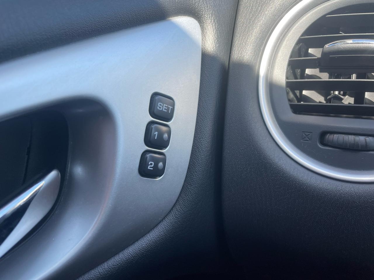2019 Nissan Pathfinder SL PREMIUM LEATHER - AROUNDVIEW CAMERAS - MOONROOF Photo15