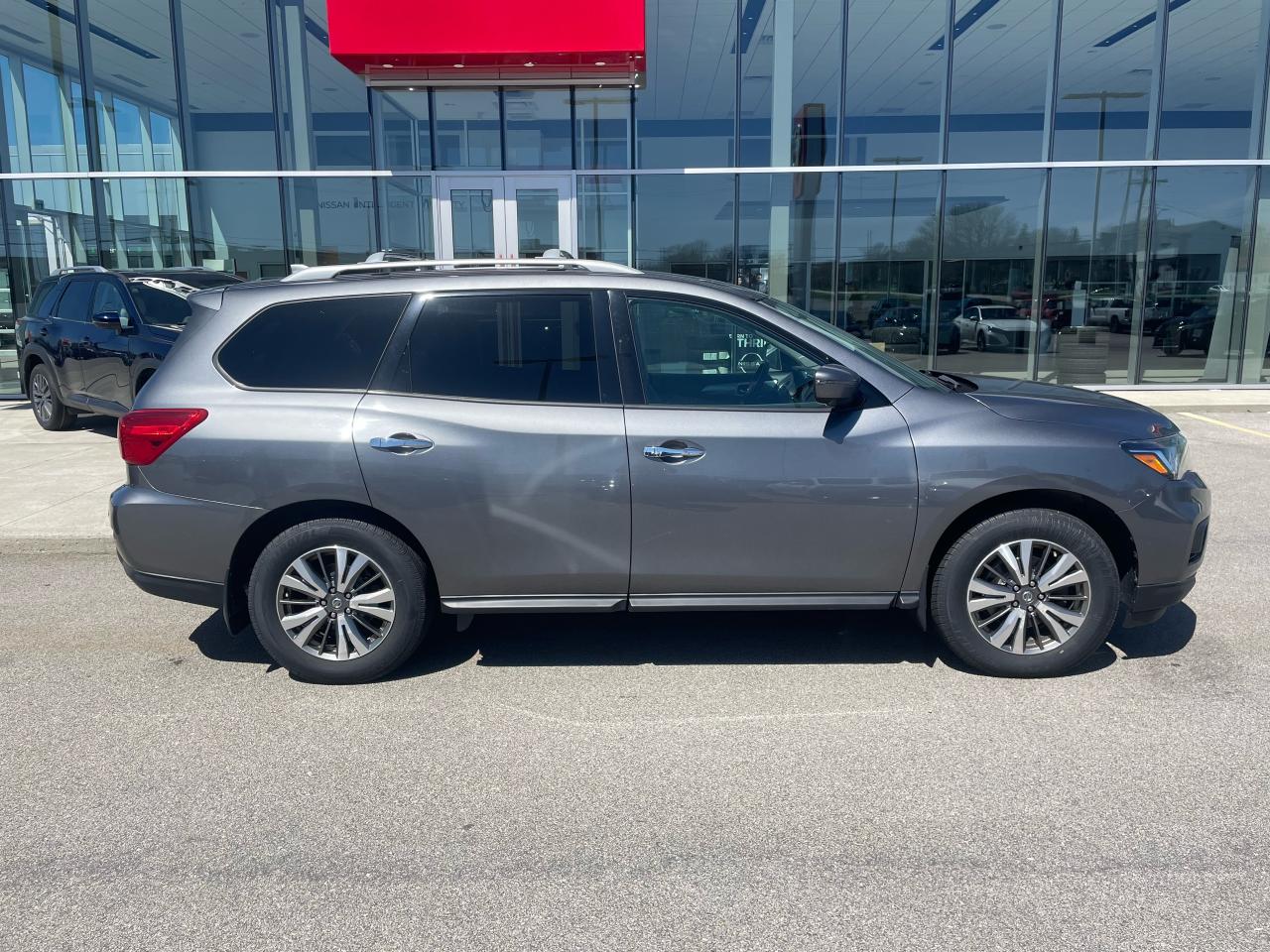 2019 Nissan Pathfinder SL PREMIUM LEATHER - AROUNDVIEW CAMERAS - MOONROOF Photo21