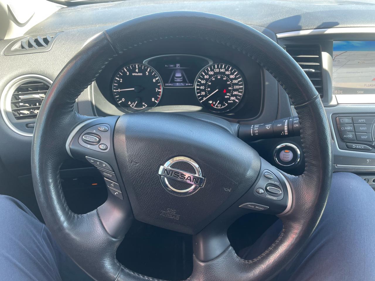 2019 Nissan Pathfinder SL PREMIUM LEATHER - AROUNDVIEW CAMERAS - MOONROOF Photo12