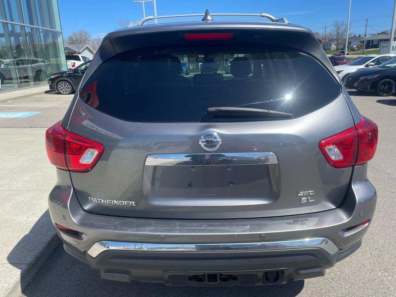 2019 Nissan Pathfinder SL PREMIUM LEATHER - AROUNDVIEW CAMERAS - MOONROOF Photo5