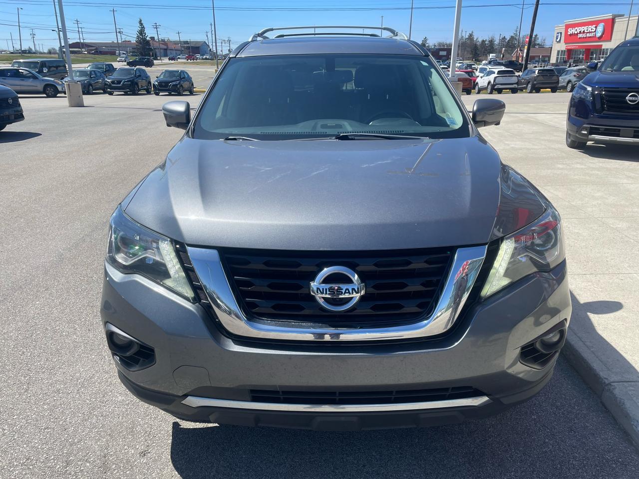 2019 Nissan Pathfinder SL PREMIUM LEATHER - AROUNDVIEW CAMERAS - MOONROOF Photo2