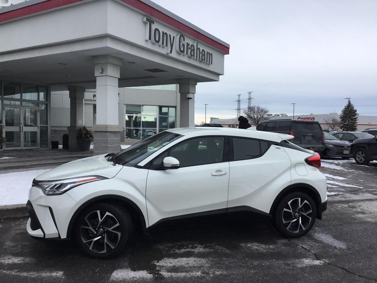 Used 2021 Toyota C-HR XLE Premium for sale in Ottawa, ON