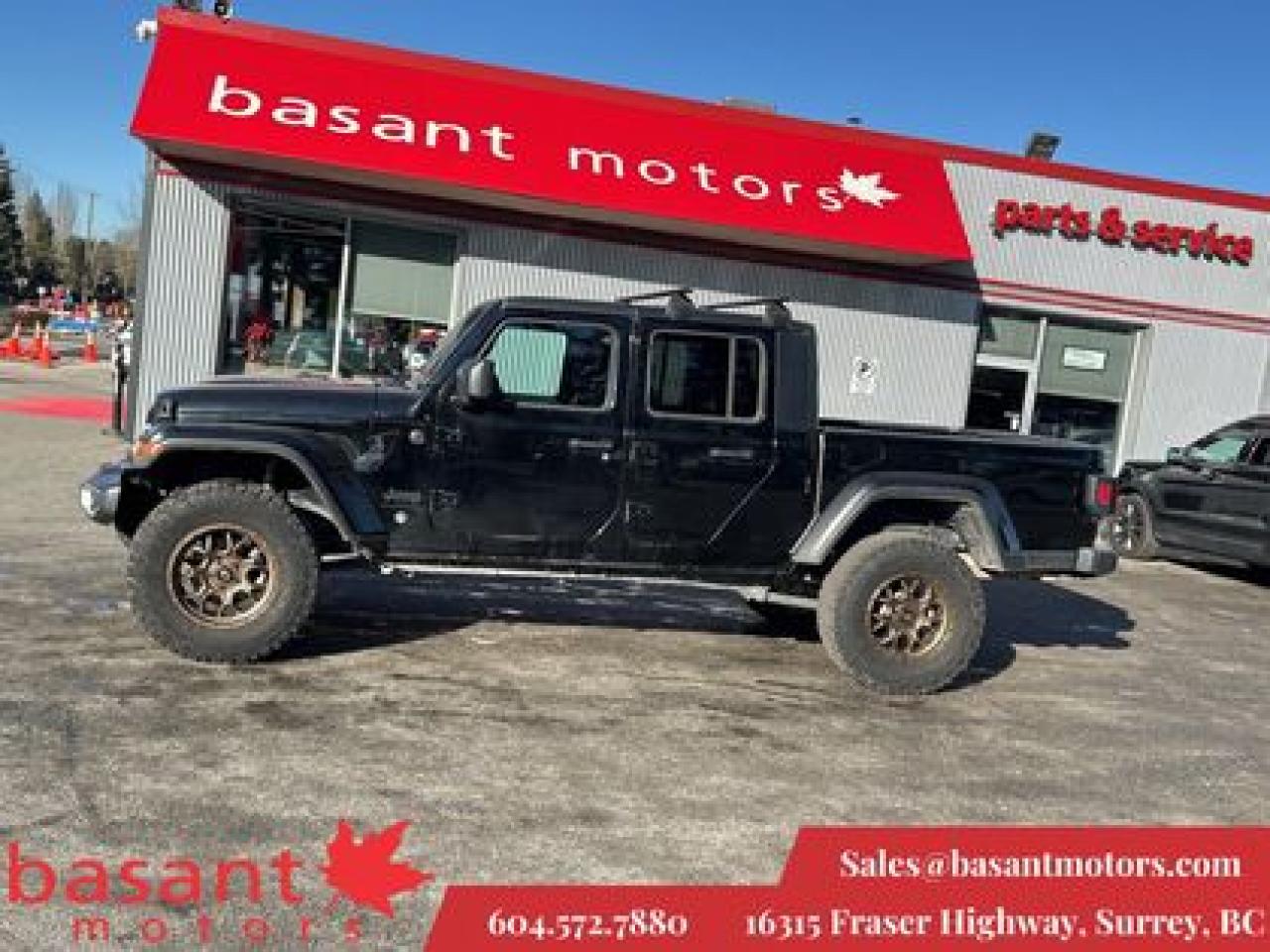 Used 2023 Jeep Gladiator Sport S, Tire Pkg, Heated Seat, Camera, Leather! for sale in Surrey, BC