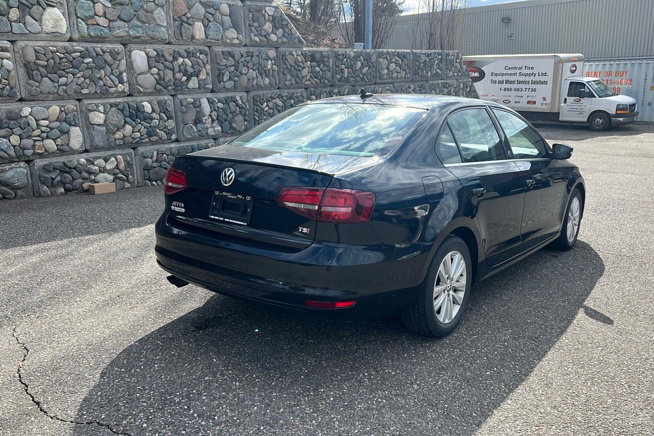 2017 Volkswagen Jetta SE Photo