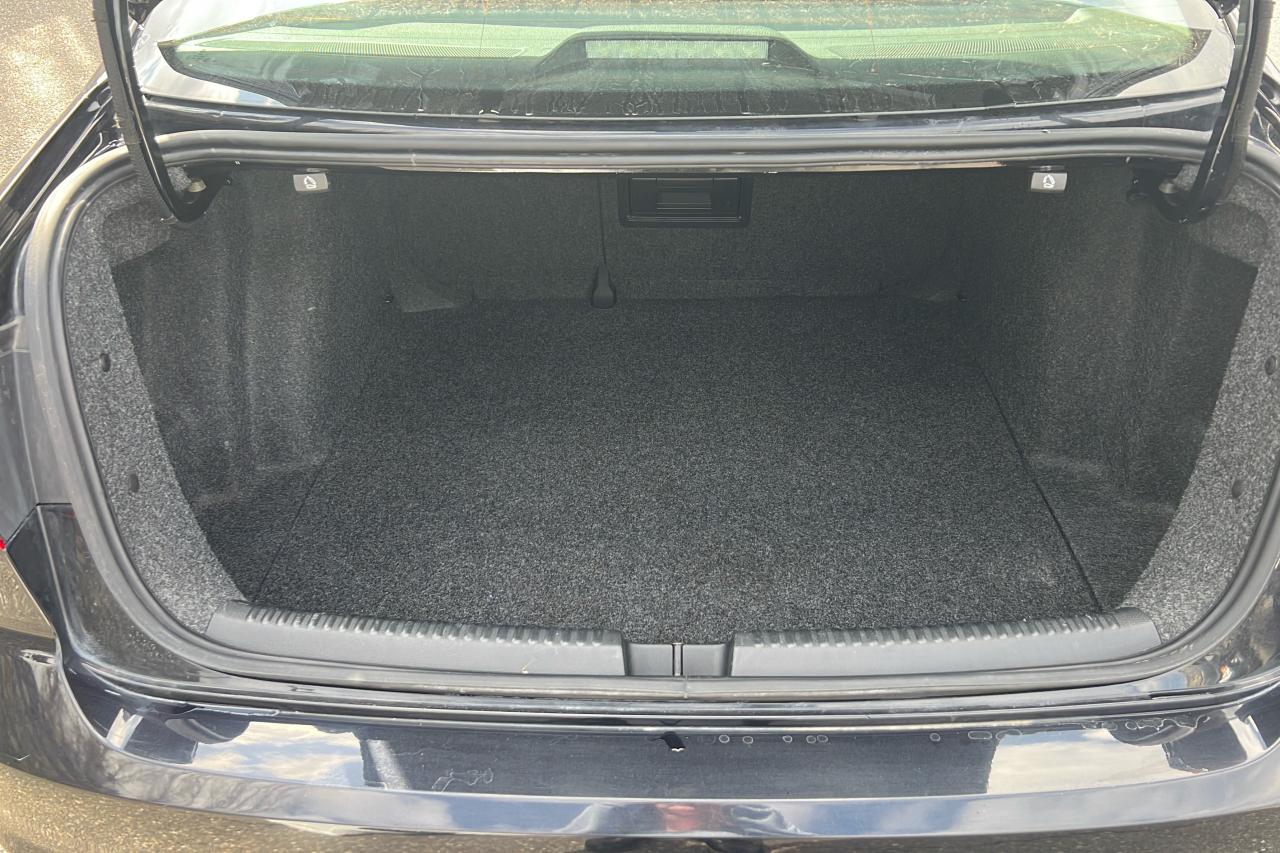 2017 Volkswagen Jetta SE Photo