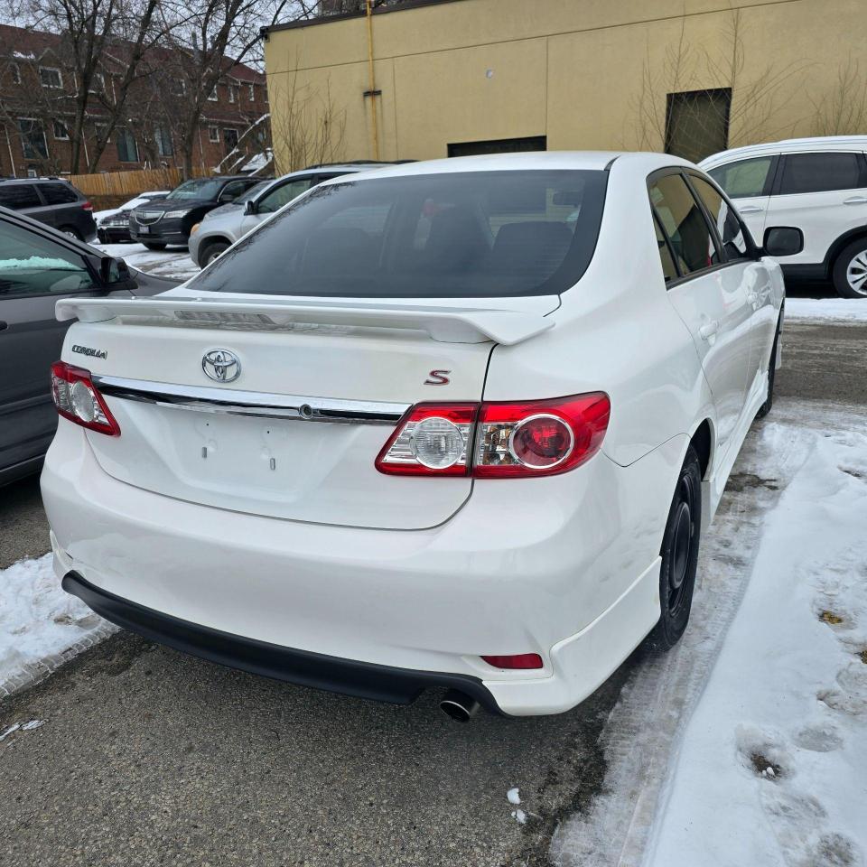 2013 Toyota Corolla 4dr Sdn Auto S Photo4