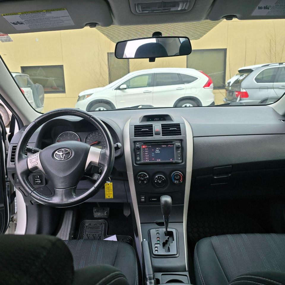 2013 Toyota Corolla 4dr Sdn Auto S - Photo #18