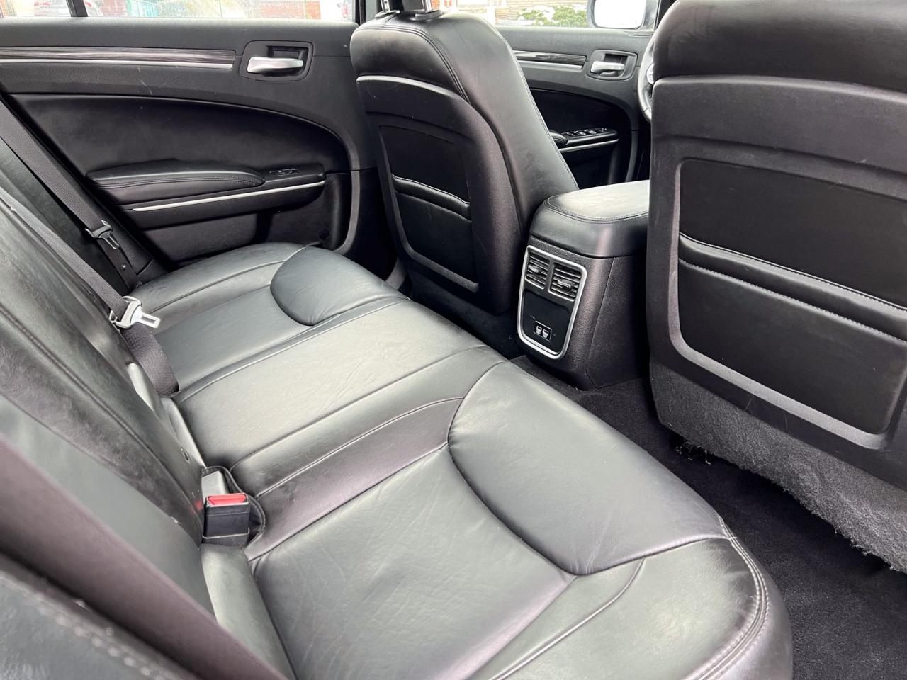2019 Chrysler 300 Touring  - Photo #10