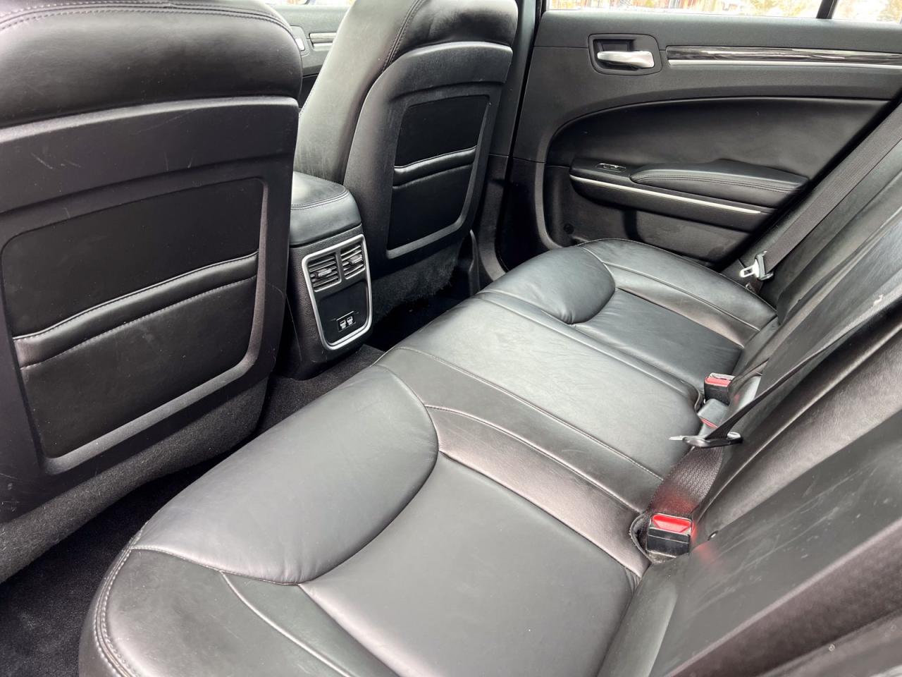 2019 Chrysler 300 Touring  - Photo #12
