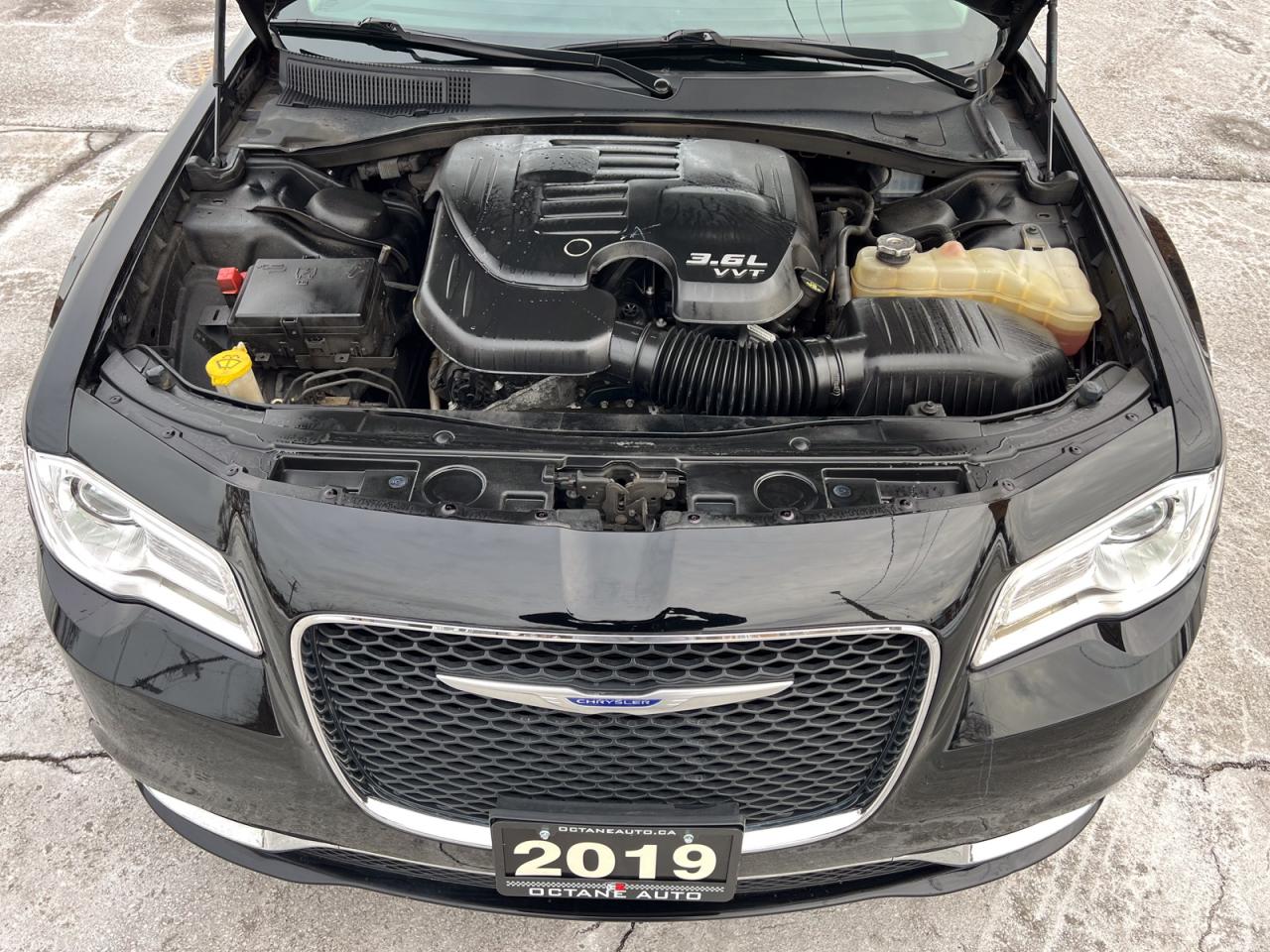 2019 Chrysler 300 Touring  - Photo #6