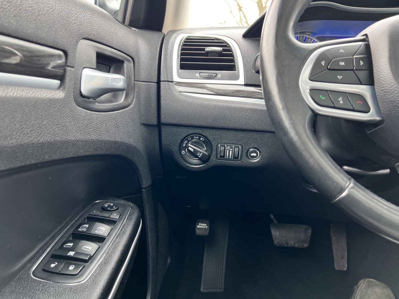 2019 Chrysler 300 Touring  - Photo #20