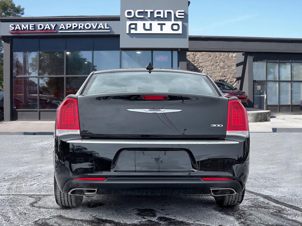 2019 Chrysler 300 Touring  - Photo #5