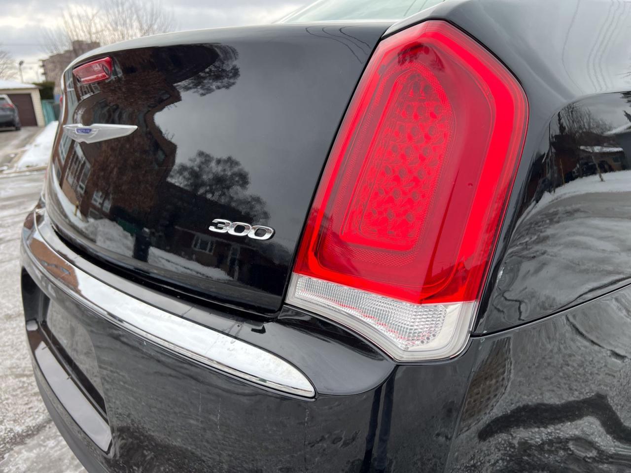 2019 Chrysler 300 Touring  - Photo #9