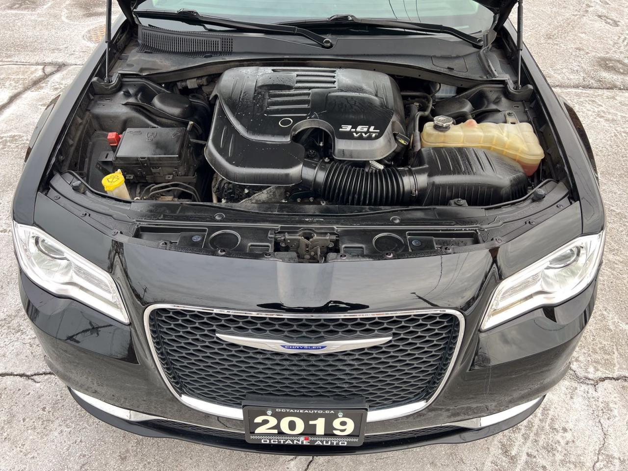 2019 Chrysler 300 Touring  - Photo #6