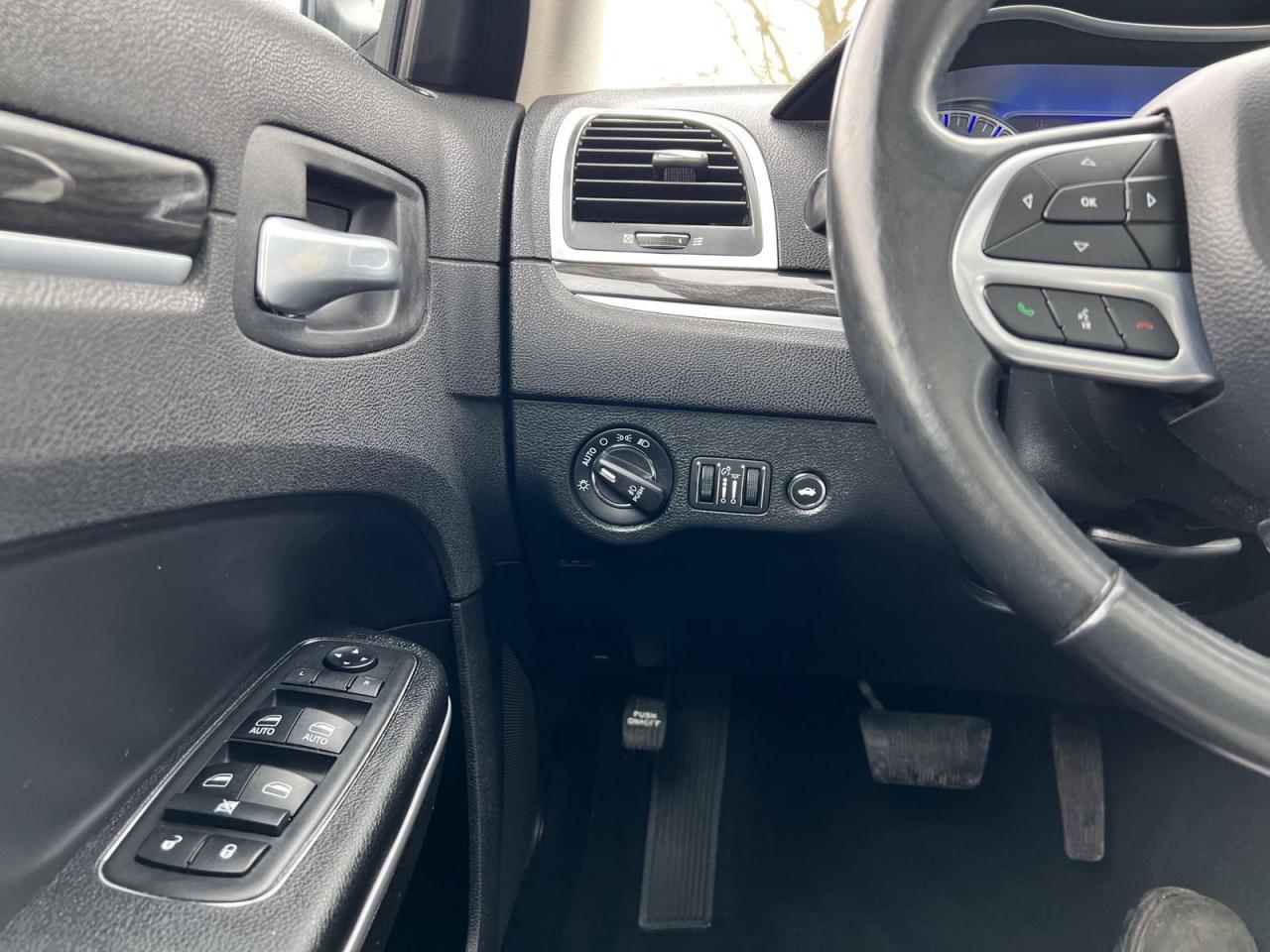 2019 Chrysler 300 Touring  - Photo #20