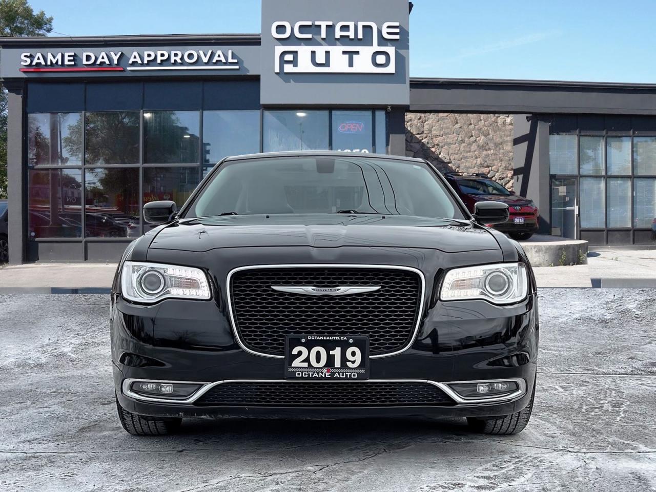 2019 Chrysler 300 Touring  - Photo #2