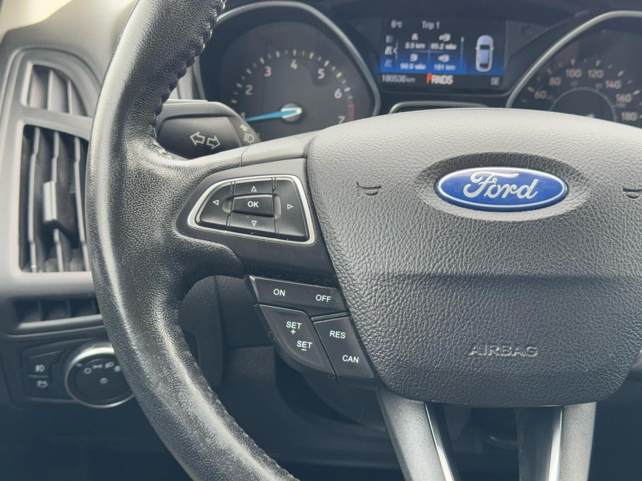 2015 Ford Focus SE HATCHBACK | CLEAN CARFAX | HTD STEERING | Photo13
