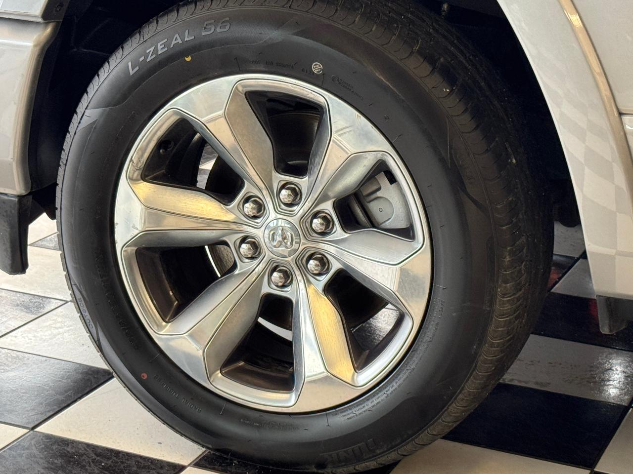 2019 RAM 1500 LIMITED 5.7L V8+Pano Roof+Adaptive Cruise+NewTires Photo122