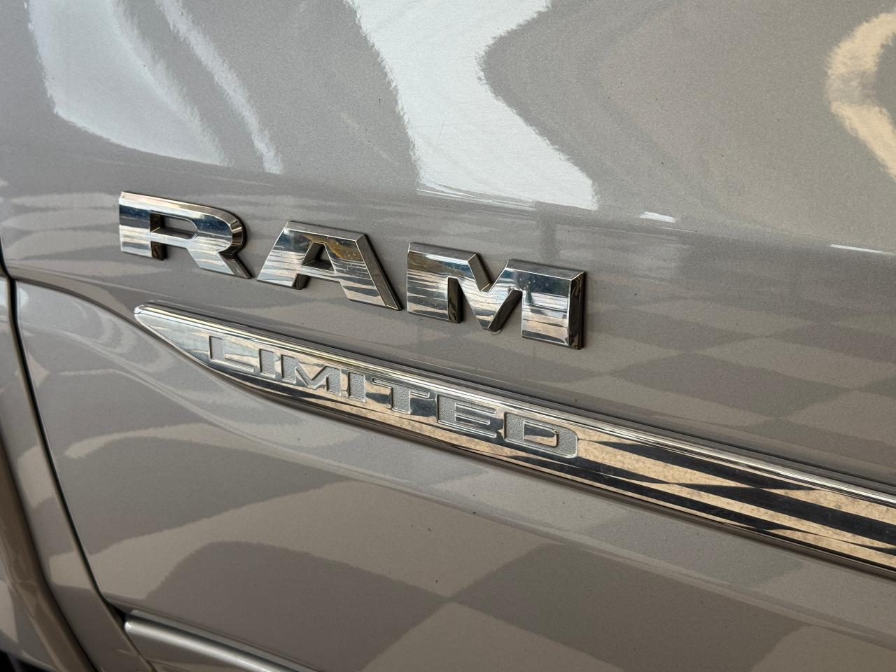 2019 RAM 1500 LIMITED 5.7L V8+Pano Roof+Adaptive Cruise+NewTires Photo129