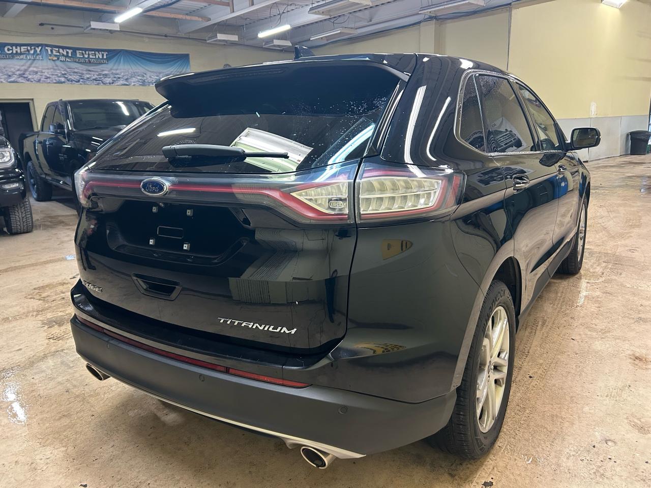 2017 Ford Edge Titanium - Photo #5
