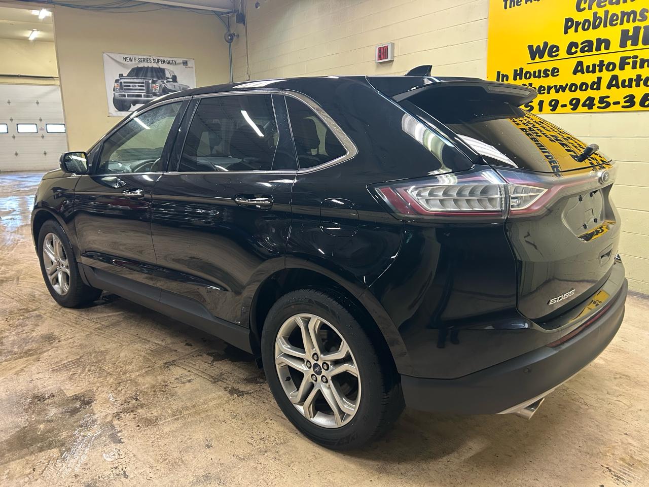2017 Ford Edge Titanium - Photo #4
