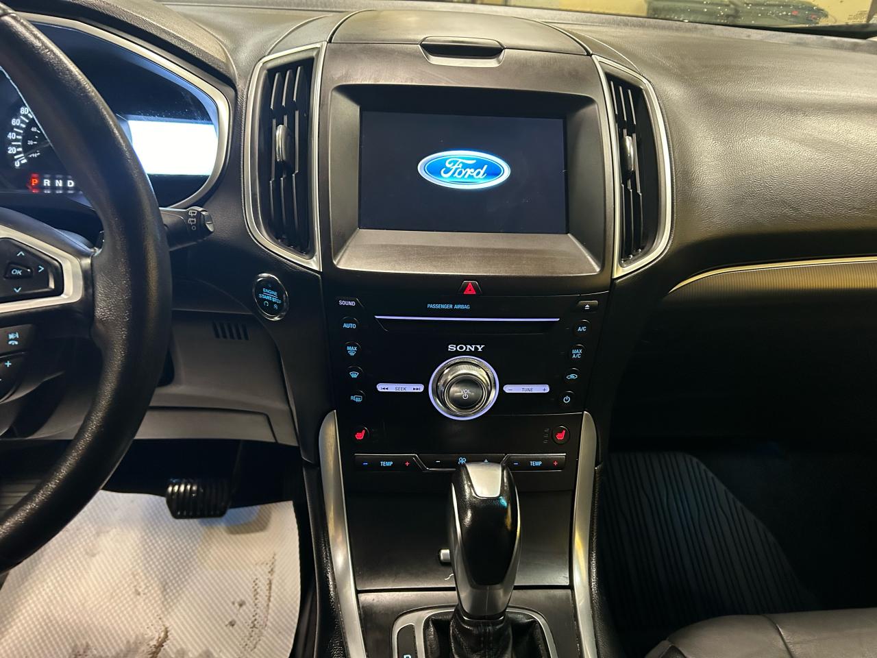 2017 Ford Edge Titanium - Photo #11