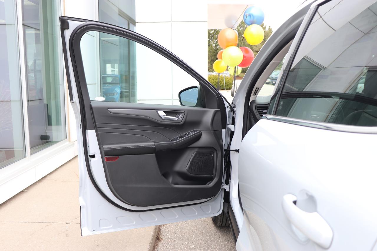 2025 Ford Escape PHEV FWD Photo5