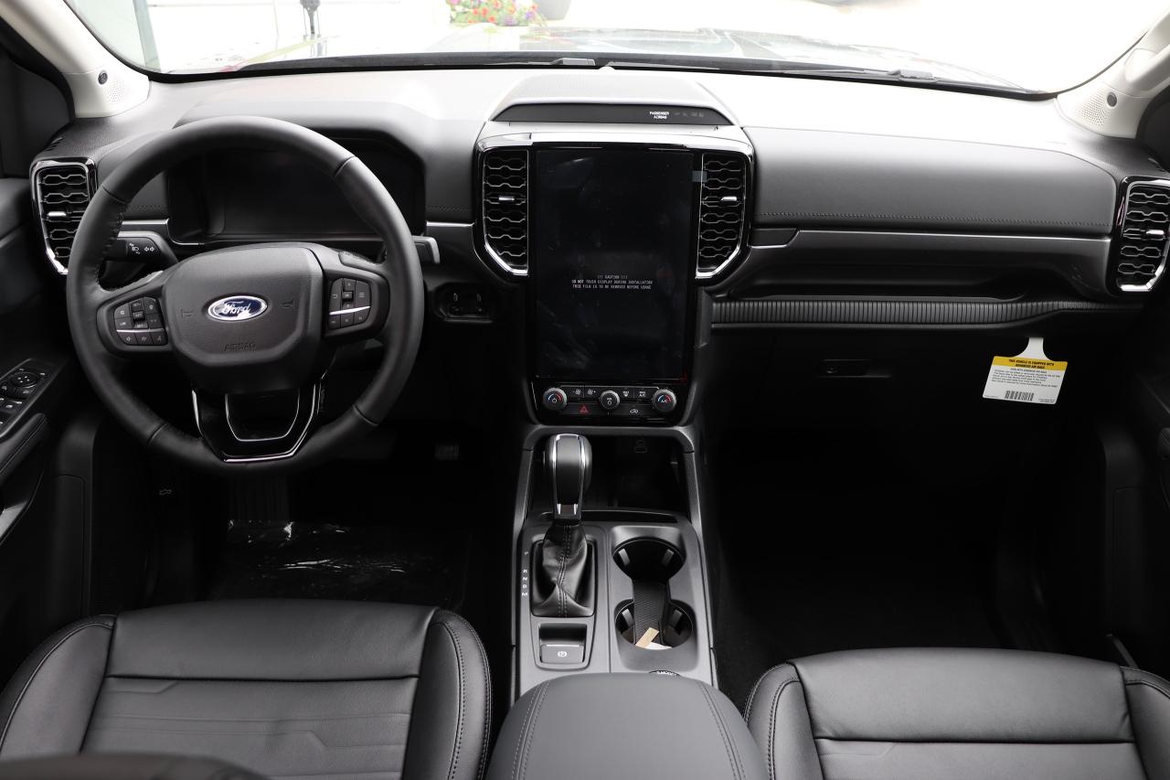 2025 Ford Ranger LARIAT 4WD SuperCrew 5' Box Photo5