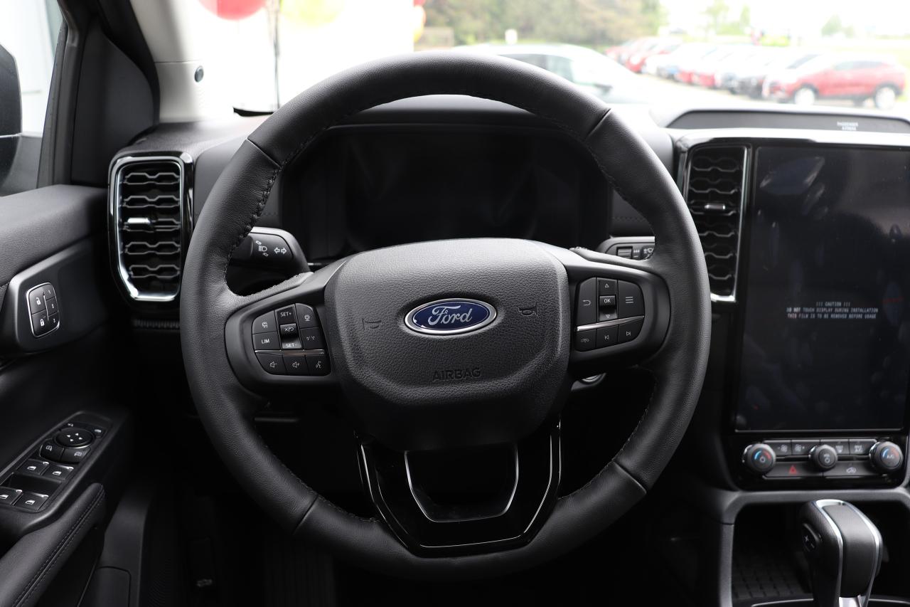 2025 Ford Ranger LARIAT 4WD SuperCrew 5' Box Photo5