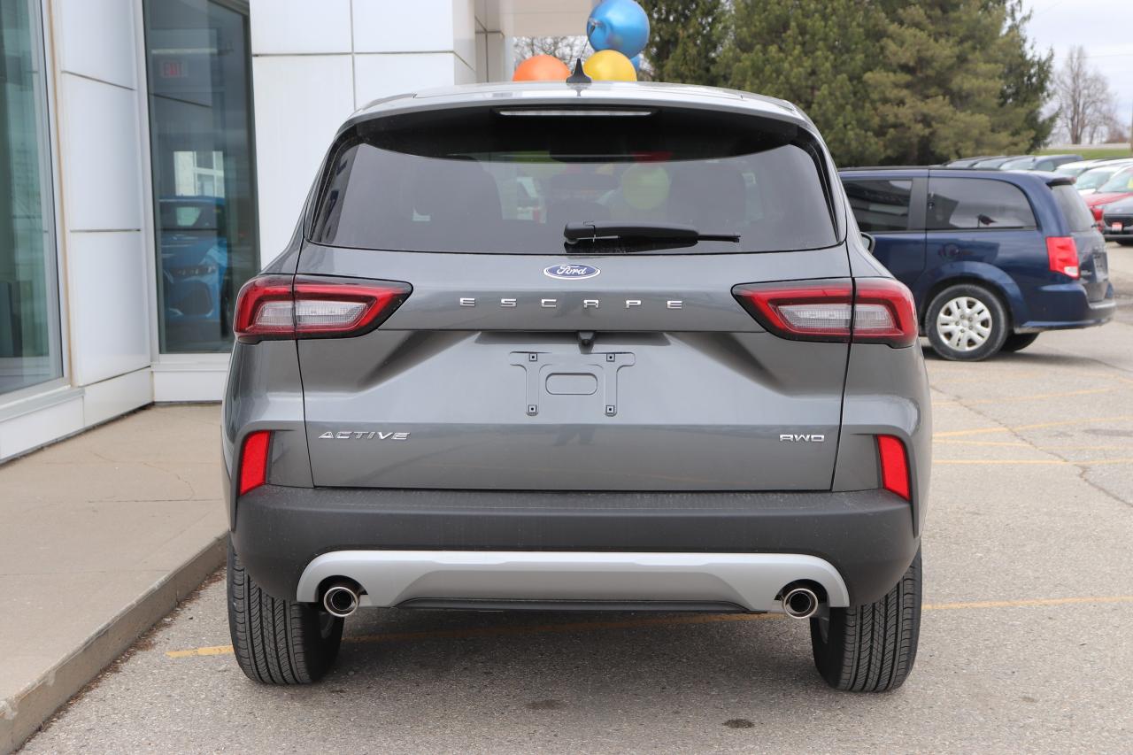 2025 Ford Escape Active AWD Photo2