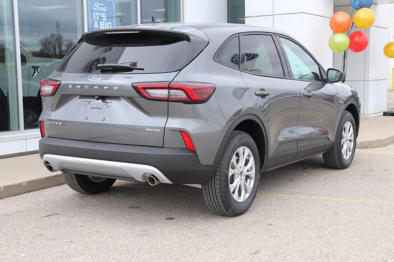 2025 Ford Escape Active AWD Photo1