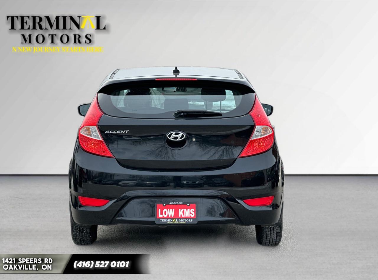 2015 Hyundai Accent GL Photo4