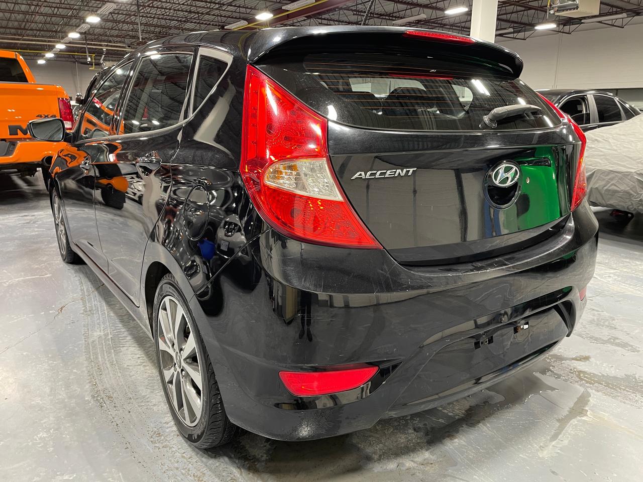 2016 Hyundai Accent GLS Photo2