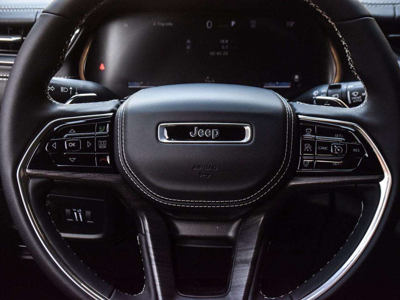 2025 Jeep Grand Cherokee Overland |OVERLAND|10.1NAV|PANOROOF|20S|MASSAGE|LUXTECH| Photo