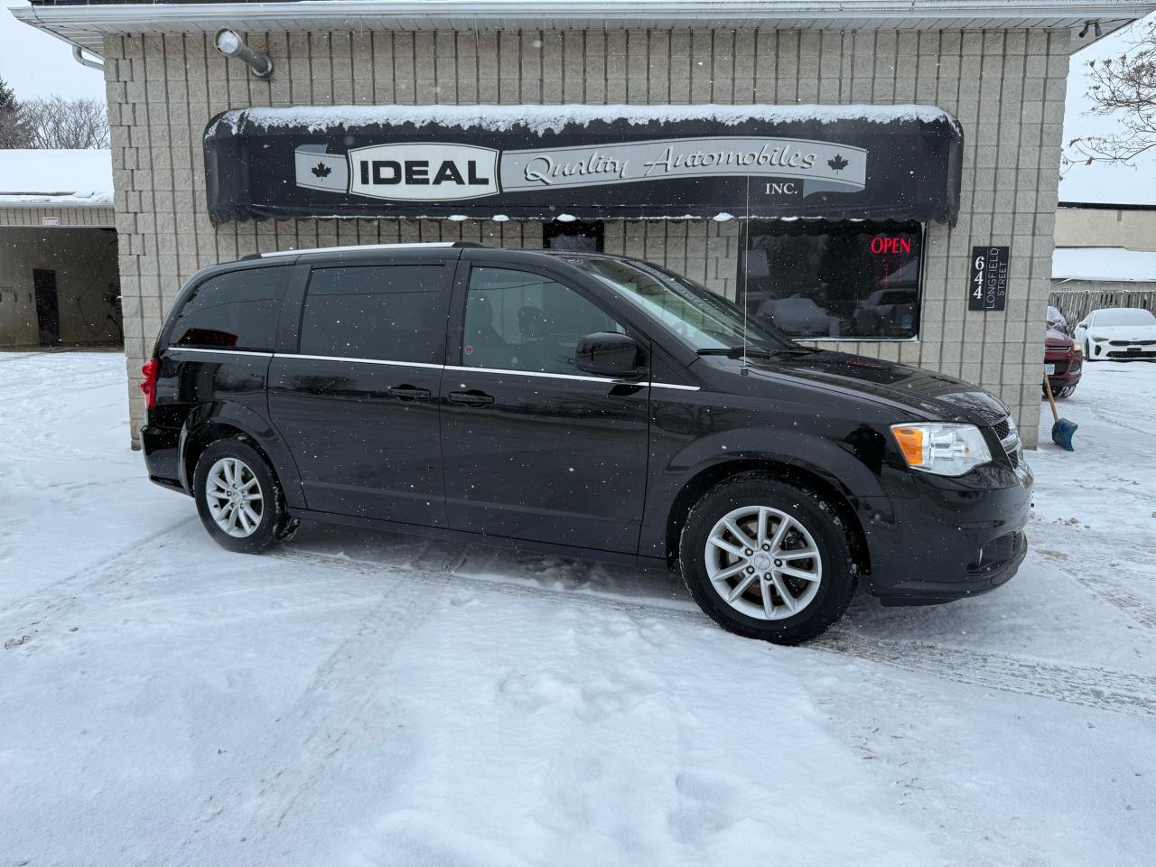 Used 2020 Dodge Grand Caravan PREMIUM PLUS for sale in Mount Brydges, ON