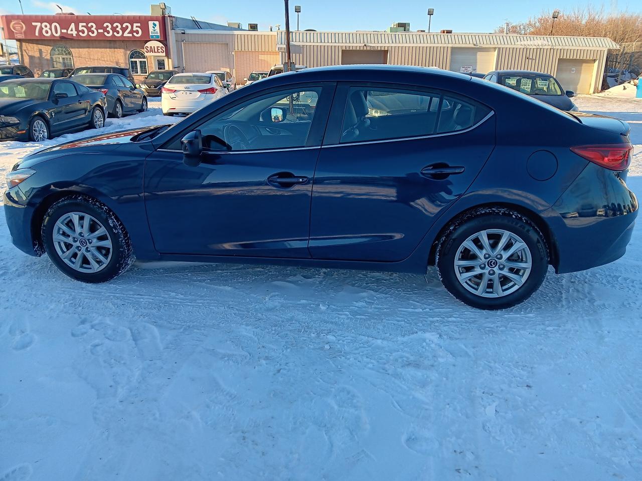 2017 Mazda MAZDA3 SE, Leather, Htd Seats, BU Cam, Nav - Photo #4