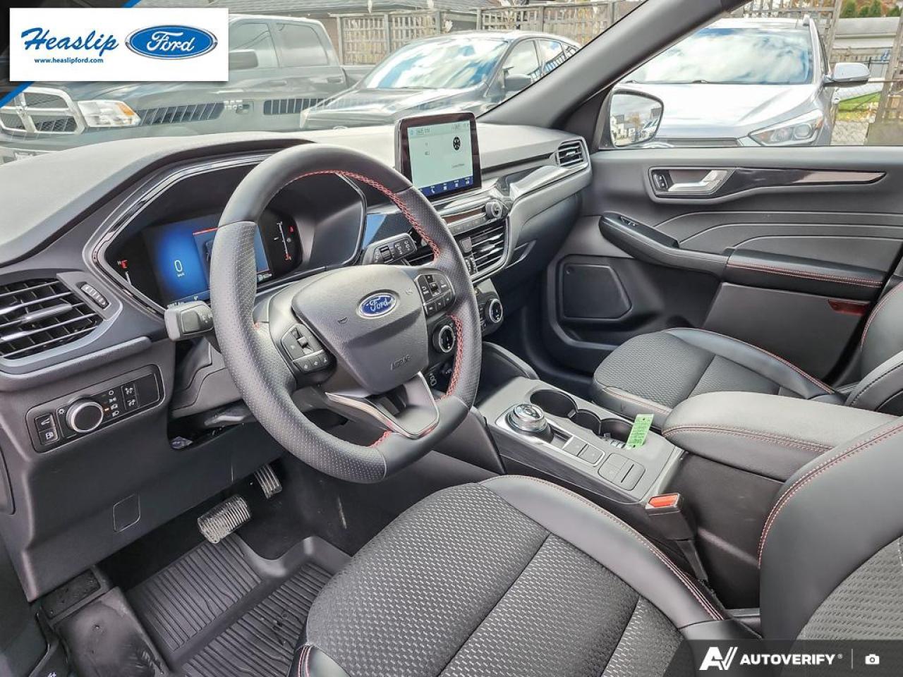 2025 Ford Escape ST-Line Photo5