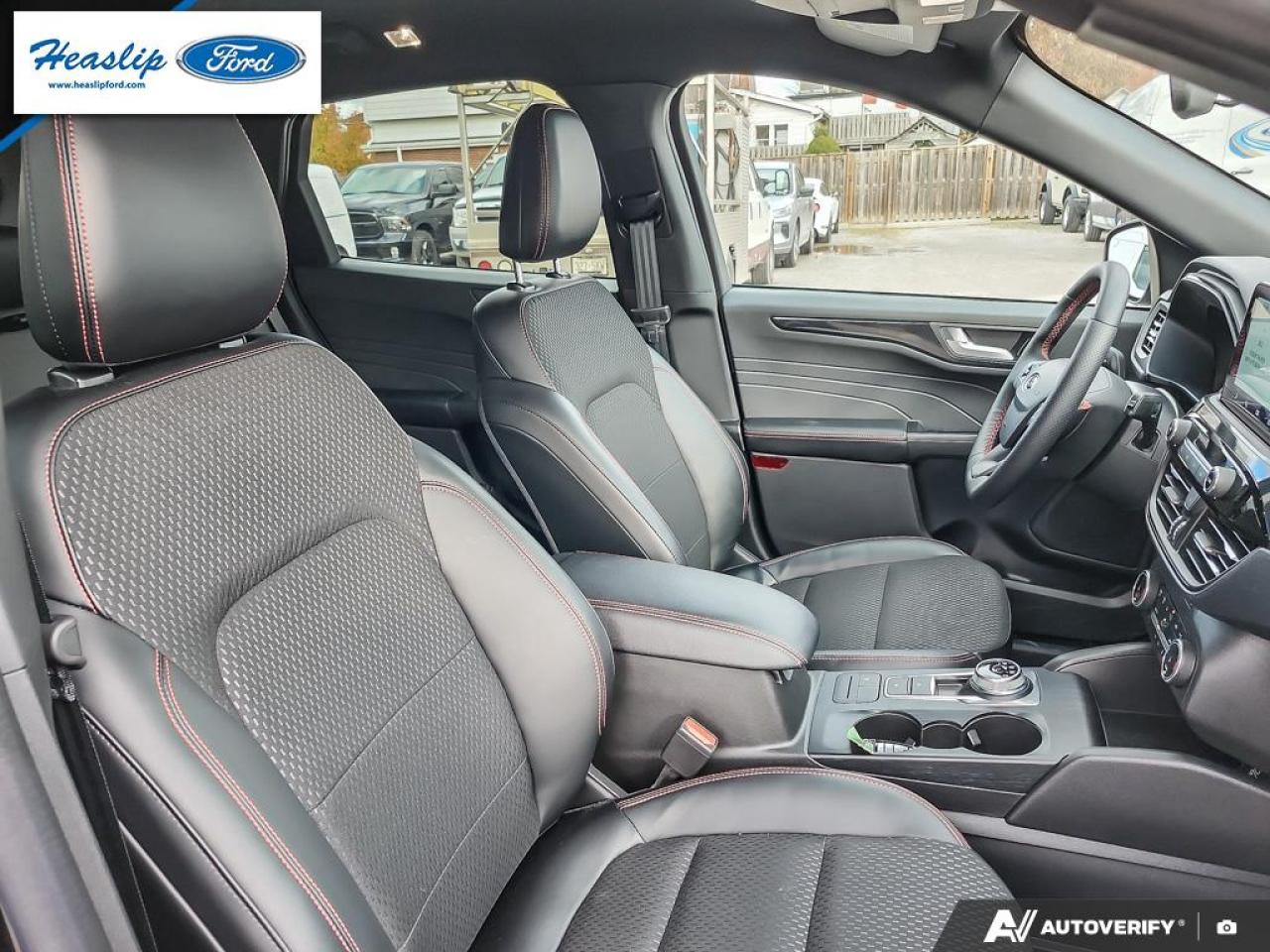 2025 Ford Escape ST-Line Photo5